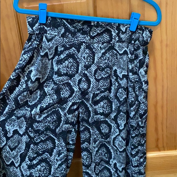 Snakeskin print wide leg trousers - Picture 3 of 5